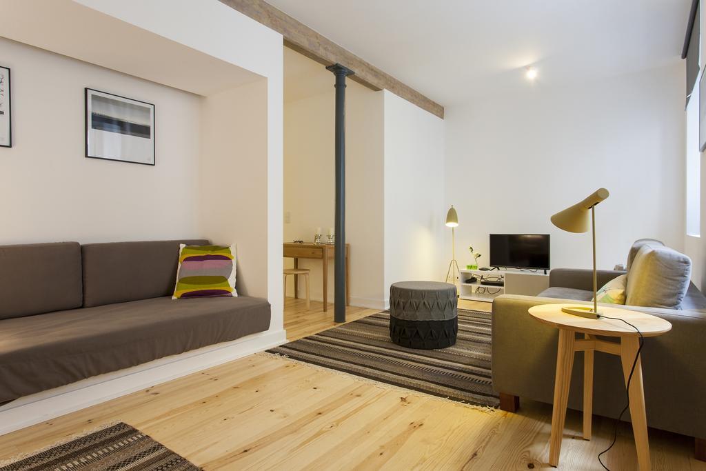 Joivy Cosy 1-Bed Flat With Workspace In Santa Catarina, Moments From Luis De Camoes Sq Лиссабон Номер фото